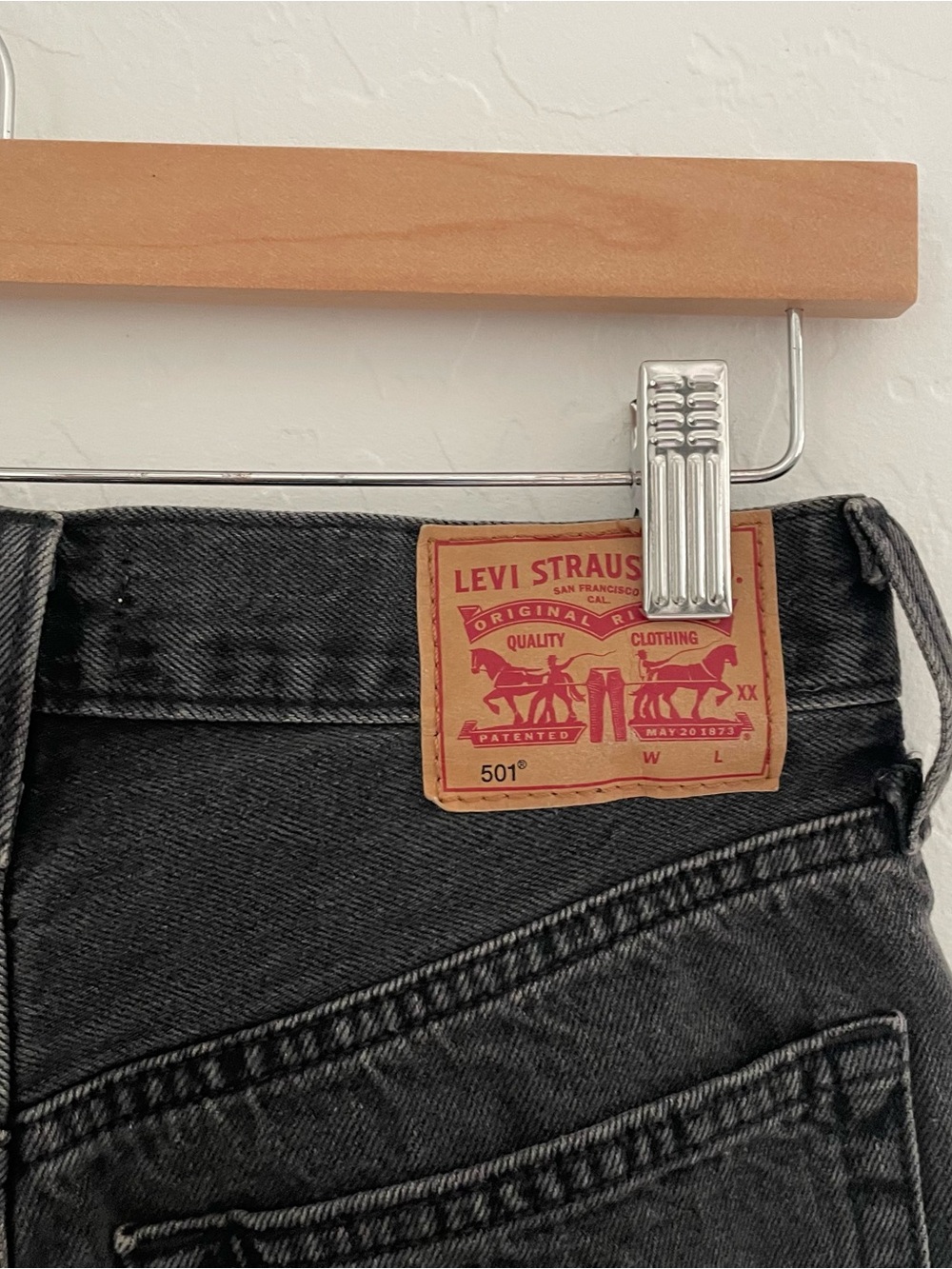 Levi’s 501 micro mini shorts black size 25 - Picture 6 of 7